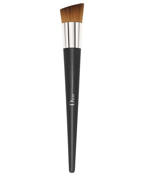 dior backstage fluid foundation brush